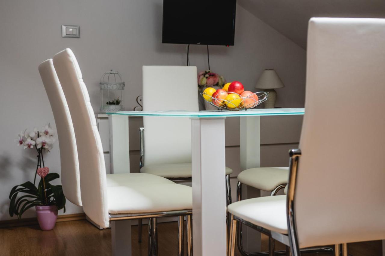 Apartmani Tena Selce Eksteriør bilde