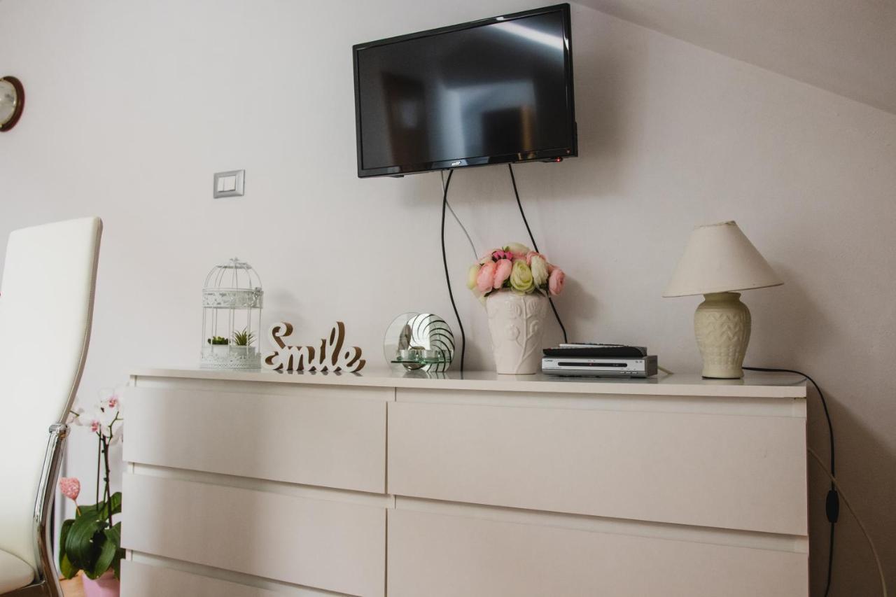 Apartmani Tena Selce Eksteriør bilde