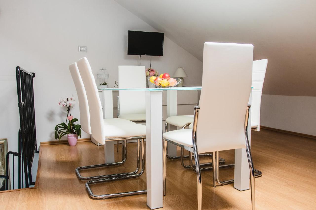Apartmani Tena Selce Eksteriør bilde