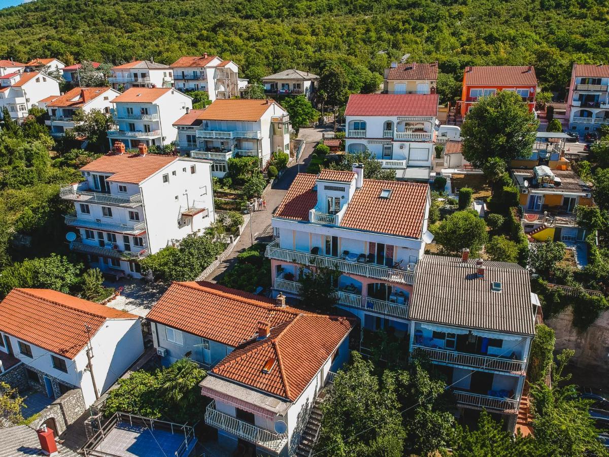 Apartmani Tena Selce Eksteriør bilde