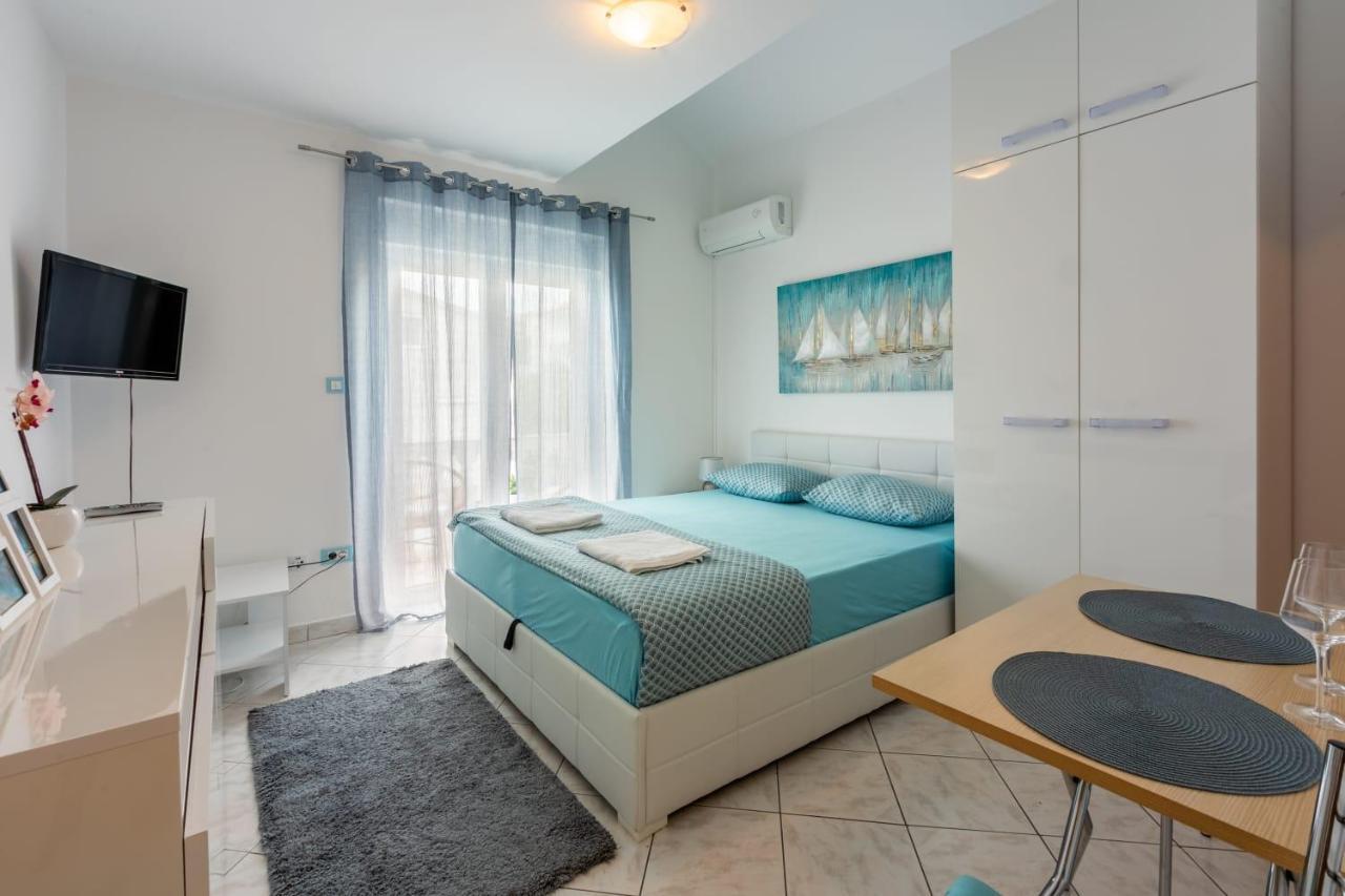 Apartmani Tena Selce Eksteriør bilde