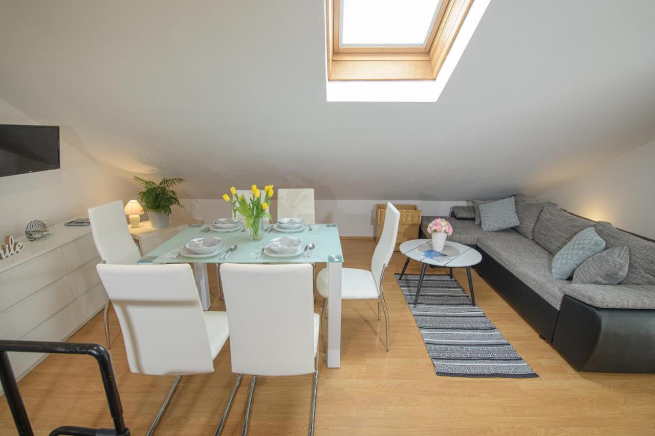 Apartmani Tena Selce Eksteriør bilde