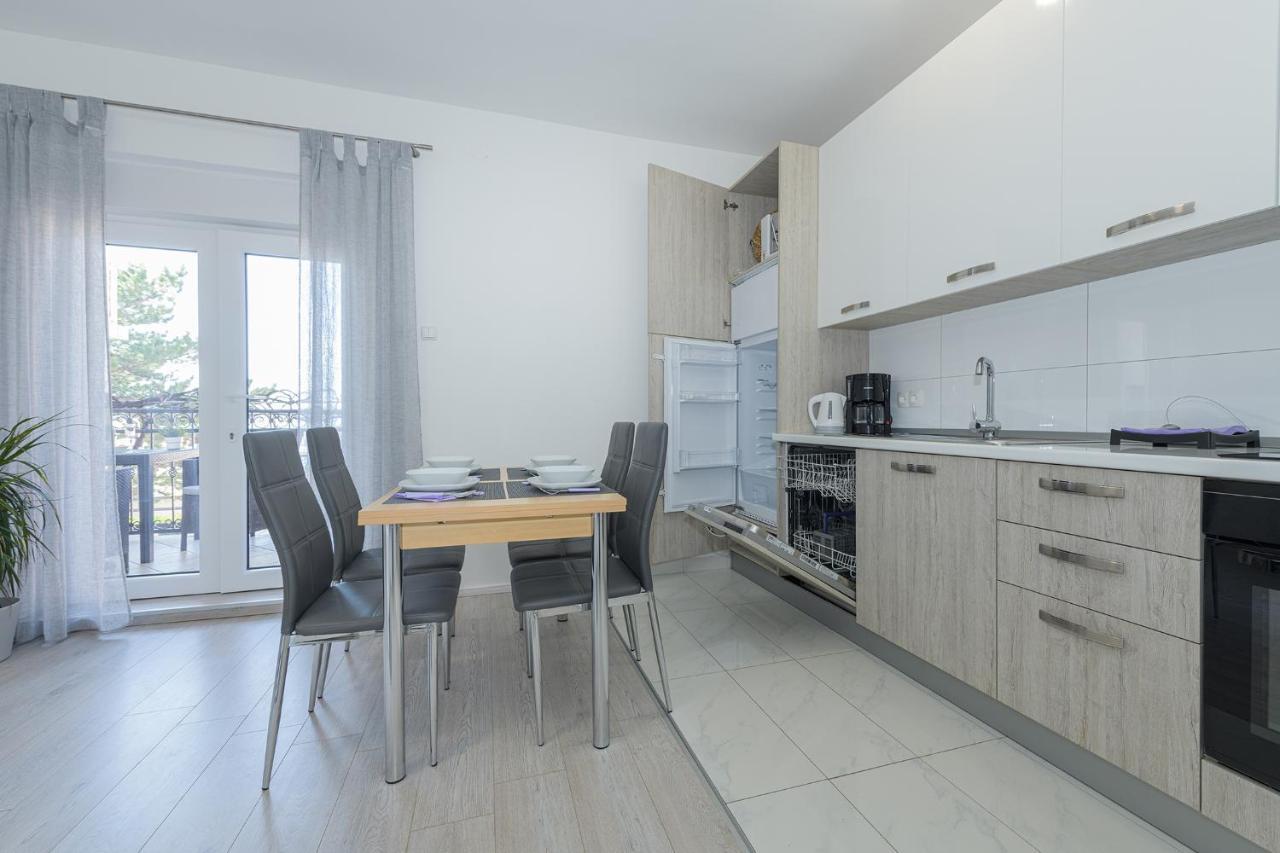 Apartmani Tena Selce Eksteriør bilde