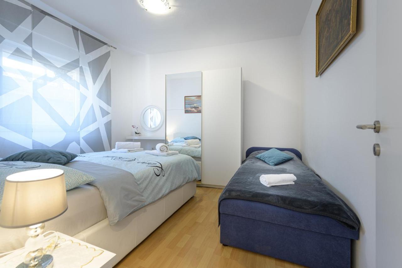Apartmani Tena Selce Eksteriør bilde